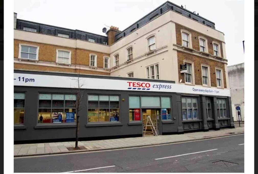 Spacious One Bedroom Private Flat In Brixton +Wifi London Eksteriør bilde